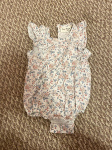 Von Maur City Mouse onesie 6-9 month